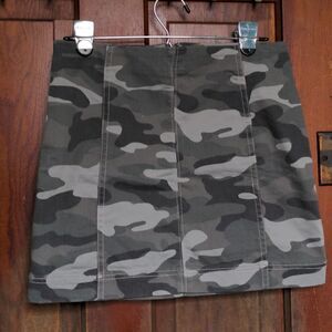 2 for $20 Jolt Camo Camouflage Green Seamed Twill Stretch Mini-Skirt Sz 9